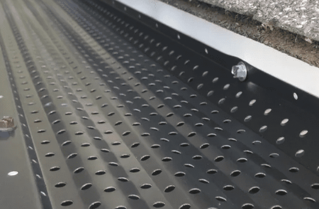 leaf guards in seamless gutters
